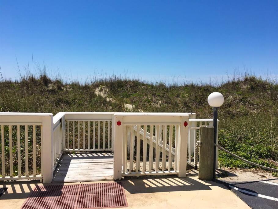 *2Br Oceanfront Retreat*King Ensuite*Pool*Nmb Cherry Grove*Pc4 Myrtle Beach Exteriör bild