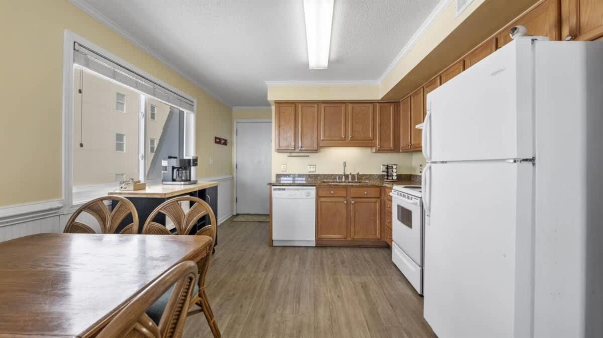 *2Br Oceanfront Retreat*King Ensuite*Pool*Nmb Cherry Grove*Pc4 Myrtle Beach Exteriör bild